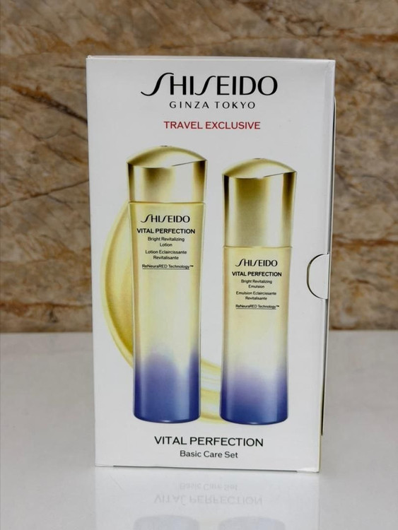 مجموعهای از نرمکننده و امولسیون