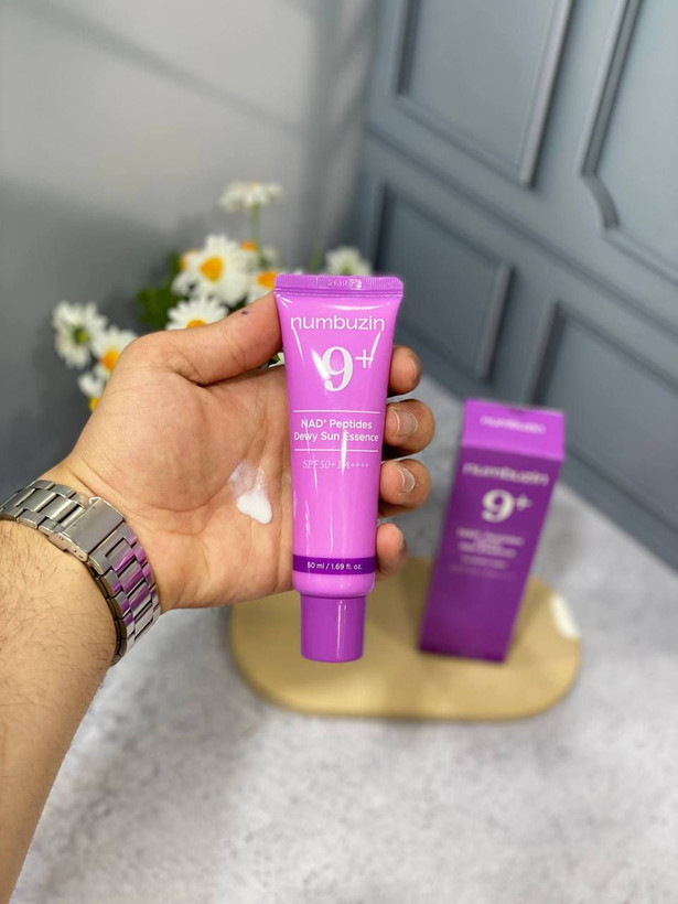 ضد آفتاب نامبوزین شماره ۹ پلاس مدل NAD+ Peptides Dewy Sun Essence SPF50+ PA++++