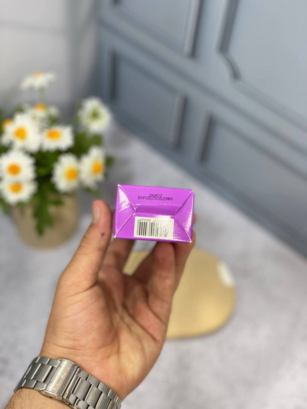 ضد آفتاب نامبوزین شماره ۹ پلاس مدل NAD+ Peptides Dewy Sun Essence SPF50+ PA++++